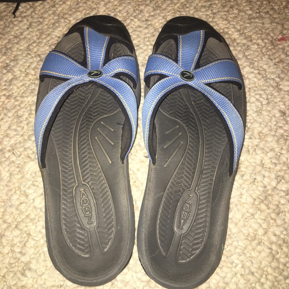Keen Size 8.5 slip on Sandals
